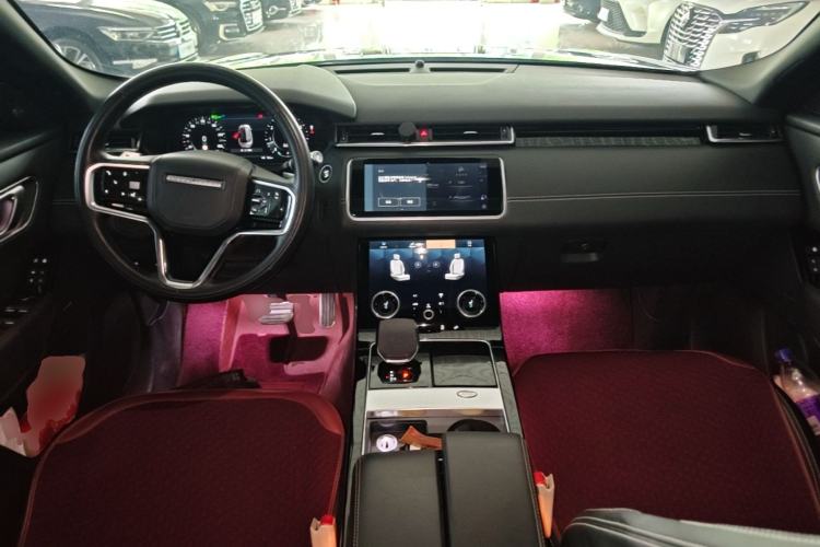 Used Land Rover Range Velar 2022 250 PS Sparkling Heritage Edition Center Console
