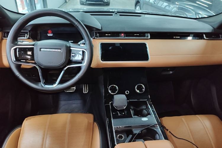 Used Land Rover Range Velar 2022 250 PS Sparkling Heritage Edition Center Console