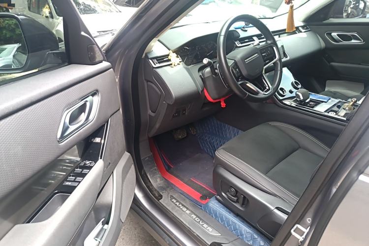 Used Land Rover Range Velar 2022 250 PS Driver Seat