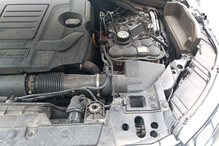 Used Land Rover Range Velar 2022 250 PS Engine Bay Left