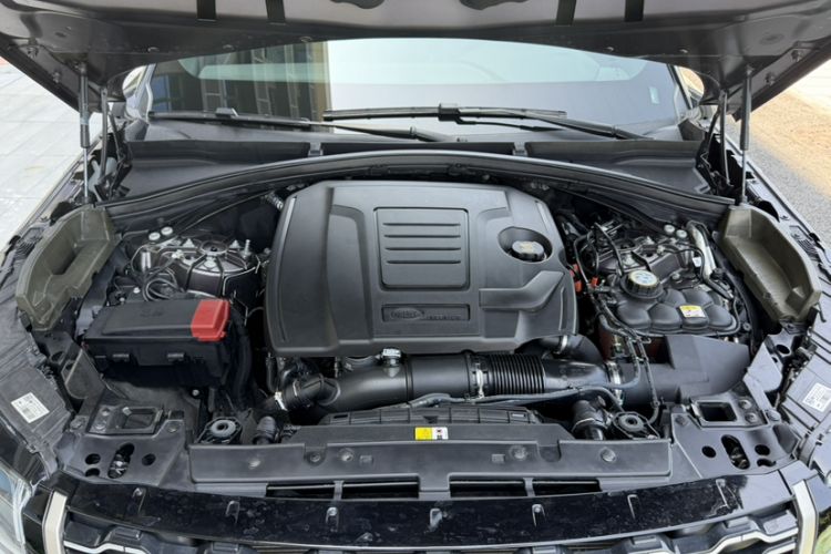 Used Land Rover Range Velar 2022 250 PS Sparkling Heritage Edition Engine Bay