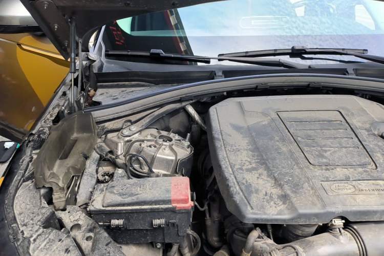 Used Land Rover Range Velar 2022 250 PS Engine Bay Right