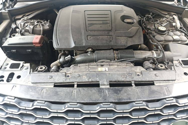 Used Land Rover Range Velar 2022 250 PS Engine Bay
