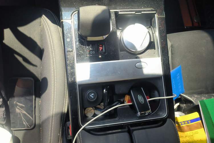 Used Land Rover Range Velar 2022 250 PS Gear Lever