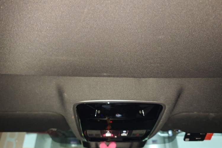 Used Land Rover Range Velar 2022 250 PS Sparkling Heritage Edition Headliner