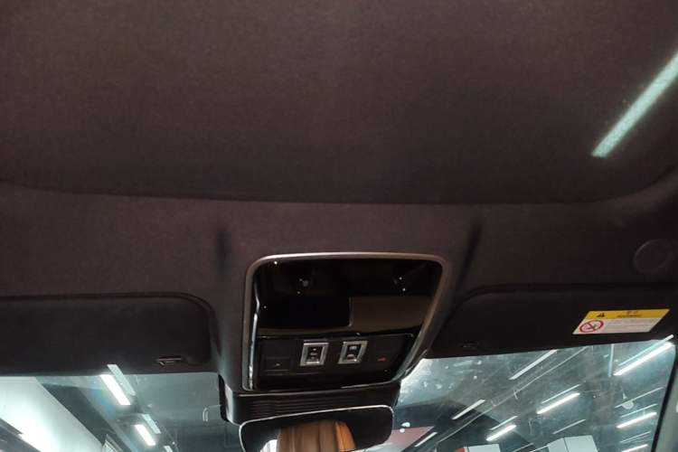 Used Land Rover Range Velar 2022 250 PS Sparkling Heritage Edition Headliner