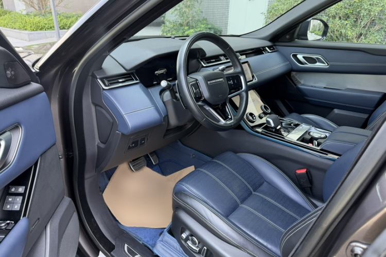 Used Land Rover Range Velar 2022 250 PS Sparkling Heritage Edition Interior 2