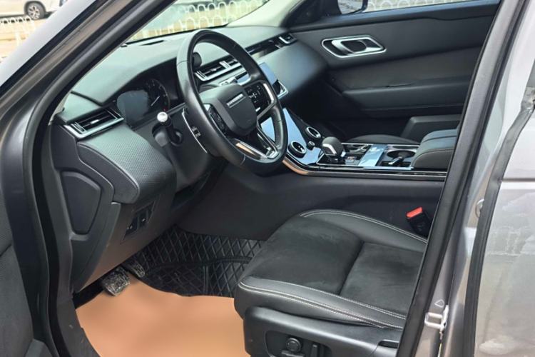 Used Land Rover Range Velar 2022 250 PS Interior 3