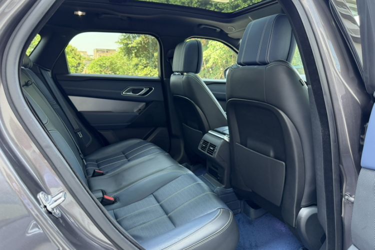 Used Land Rover Range Velar 2022 250 PS Sparkling Heritage Edition Interior 4