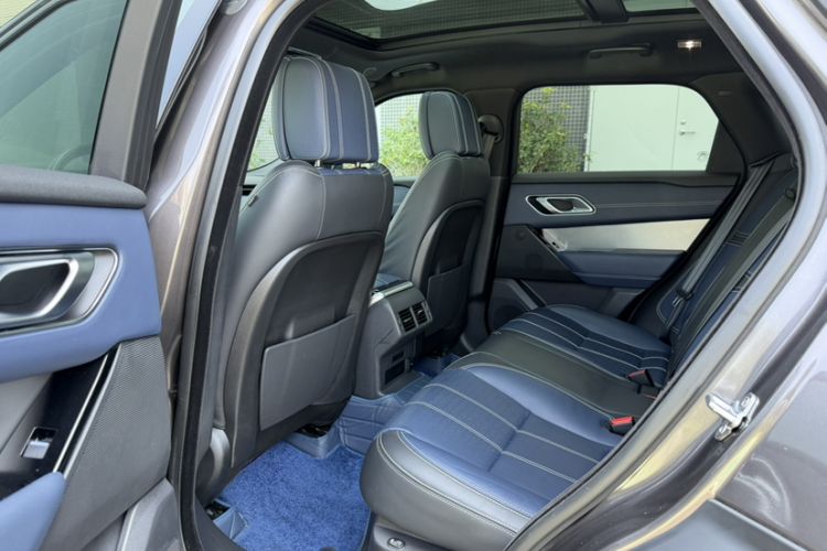 Used Land Rover Range Velar 2022 250 PS Sparkling Heritage Edition Interior 5