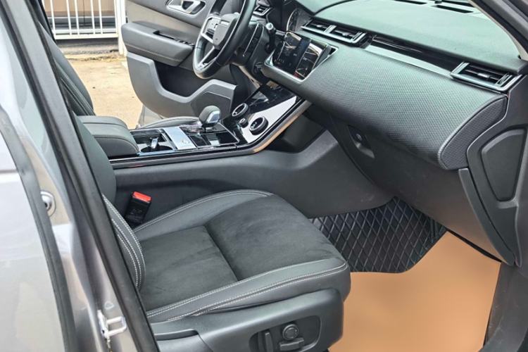 Used Land Rover Range Velar 2022 250 PS Interior 5