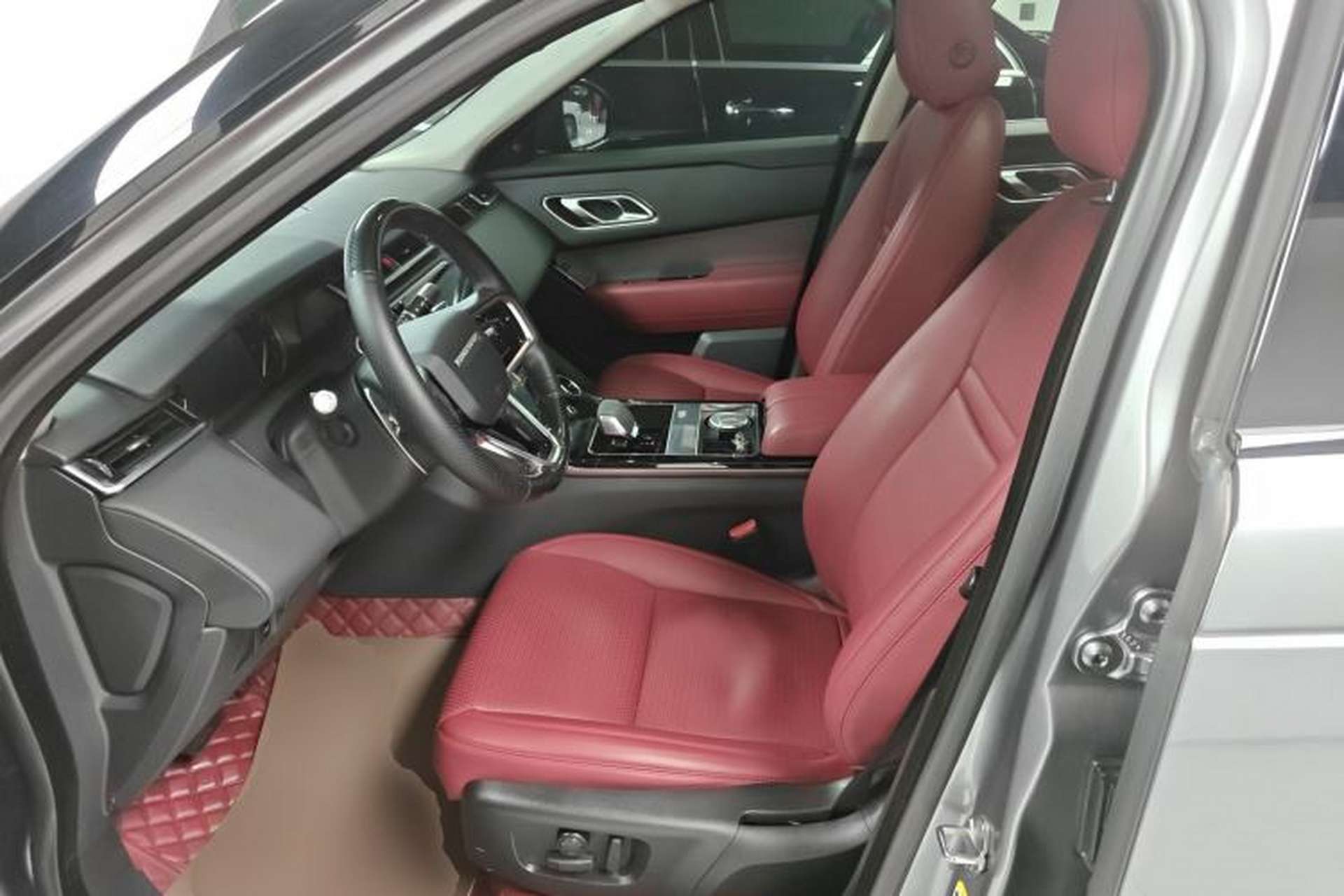 Used Land Rover Range Velar 2022 250 PS Left Front Seat