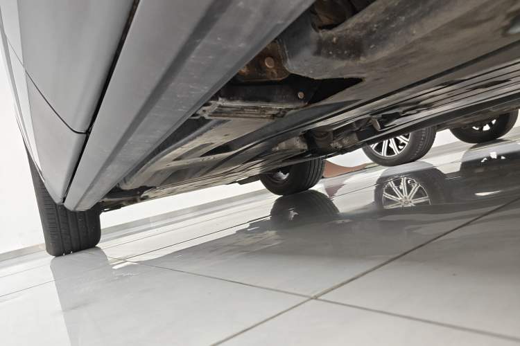 Used Land Rover Range Velar 2022 250 PS Left Side Sill