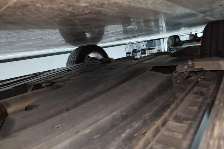 Used Land Rover Range Velar 2022 250 PS Sparkling Heritage Edition Right Side Sill