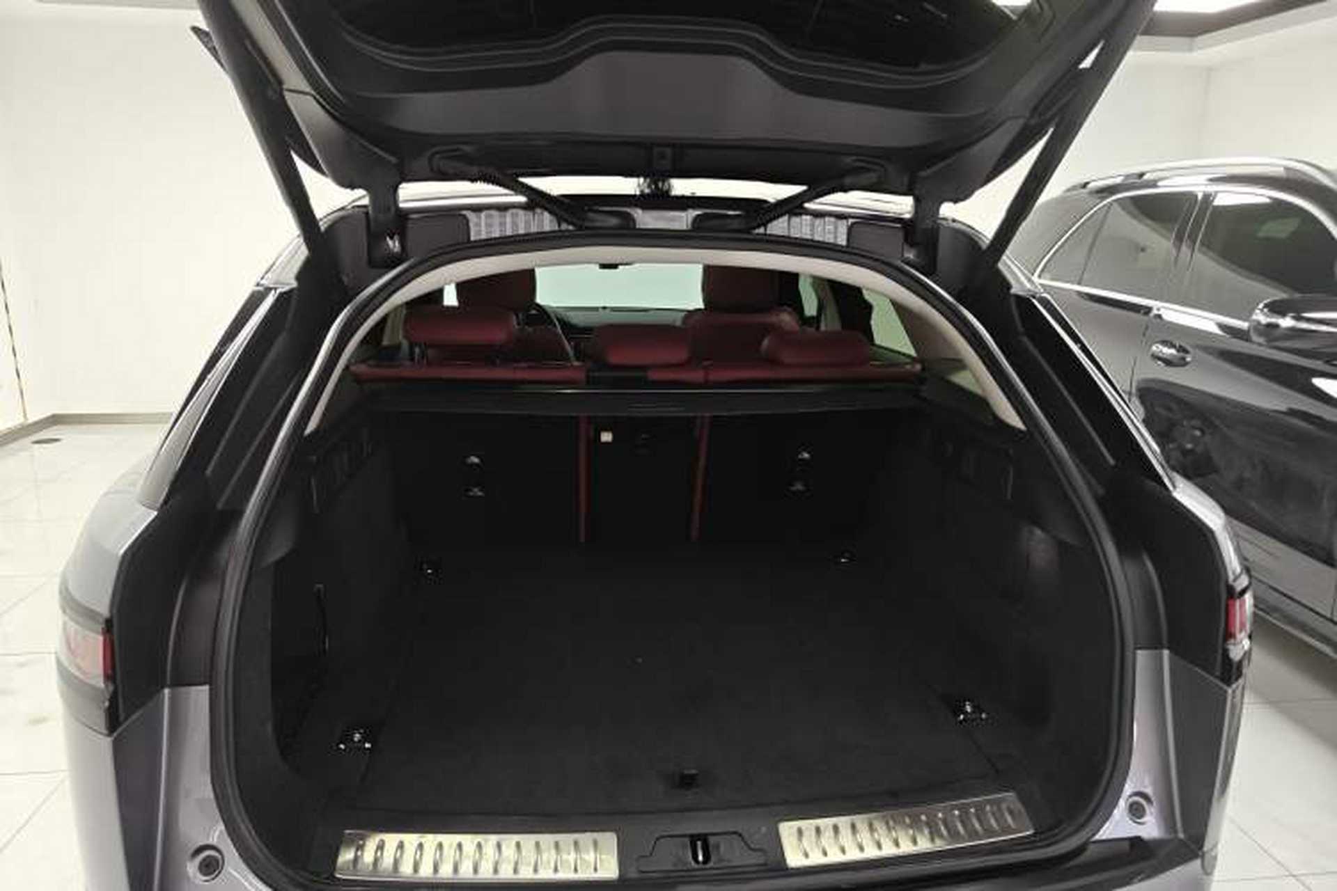 Used Land Rover Range Velar 2022 250 PS Trunk