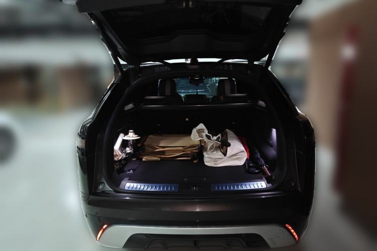 Used Land Rover Range Velar 2022 250 PS Sparkling Heritage Edition Trunk