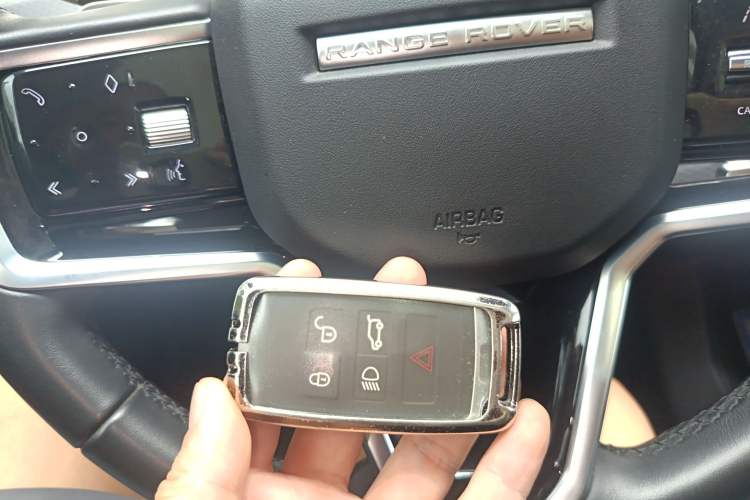 Used Land Rover Range Velar 2022 250 PS Vehicle Key