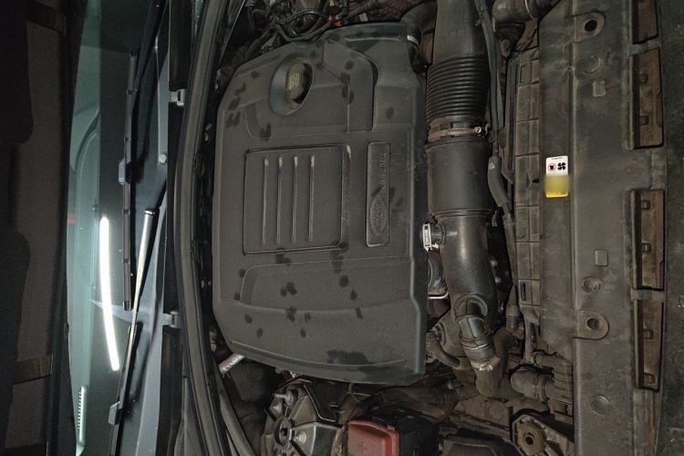 Used Land Rover Range Velar 2022 250 PS Sparkling Heritage Edition Engine Bay