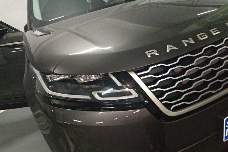 Used Land Rover Range Velar 2022 250 PS Sparkling Heritage Edition Right Front Headlight