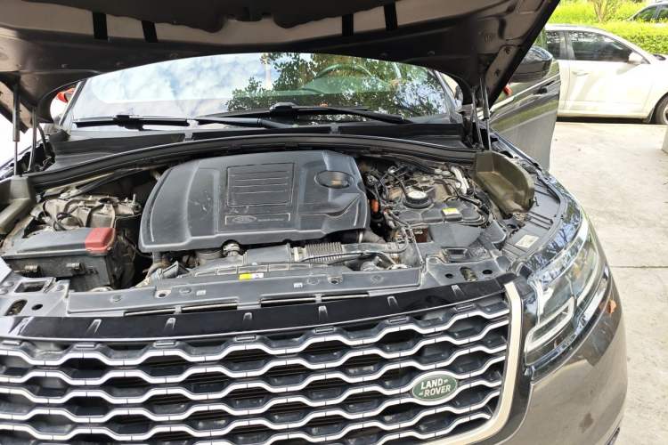 Used Land Rover Range Velar 2022 250 PS Sparkling Heritage Edition Engine Bay Left
