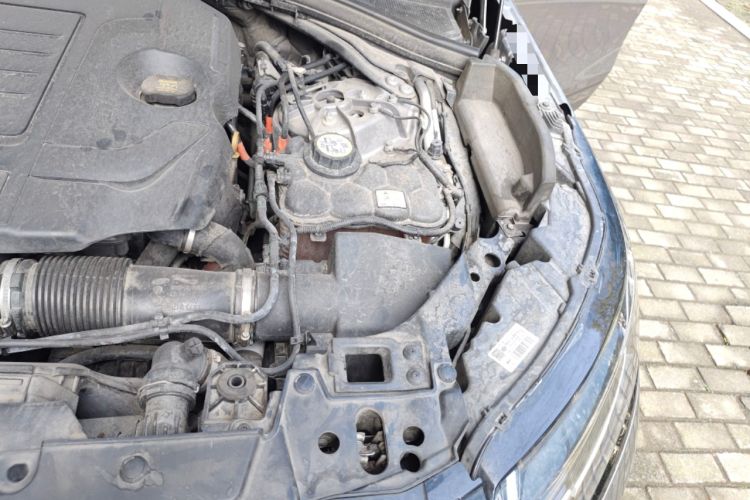 Used Land Rover Range Velar 2022 250 PS Engine Bay Left