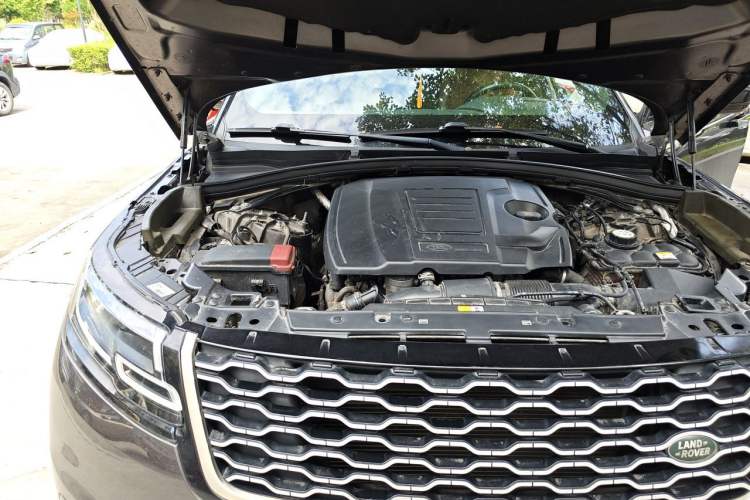 Used Land Rover Range Velar 2022 250 PS Sparkling Heritage Edition Engine Bay Right