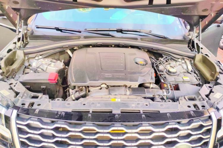 Used Land Rover Range Velar 2022 250 PS Engine Bay