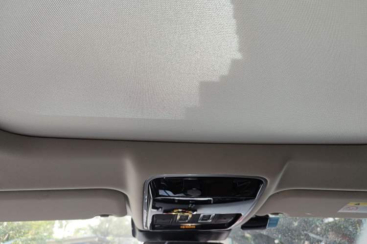 Used Land Rover Range Velar 2022 250 PS Headliner
