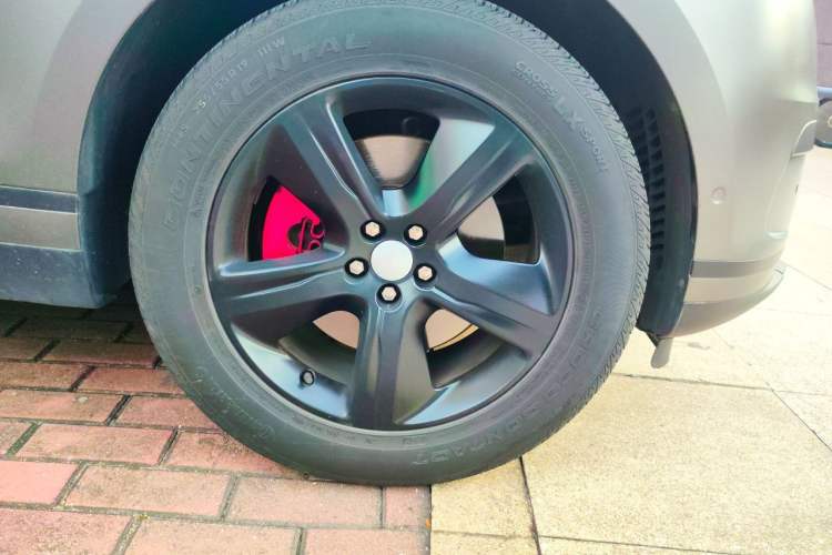 Used Land Rover Range Velar 2022 250 PS Right Front Wheel Hub