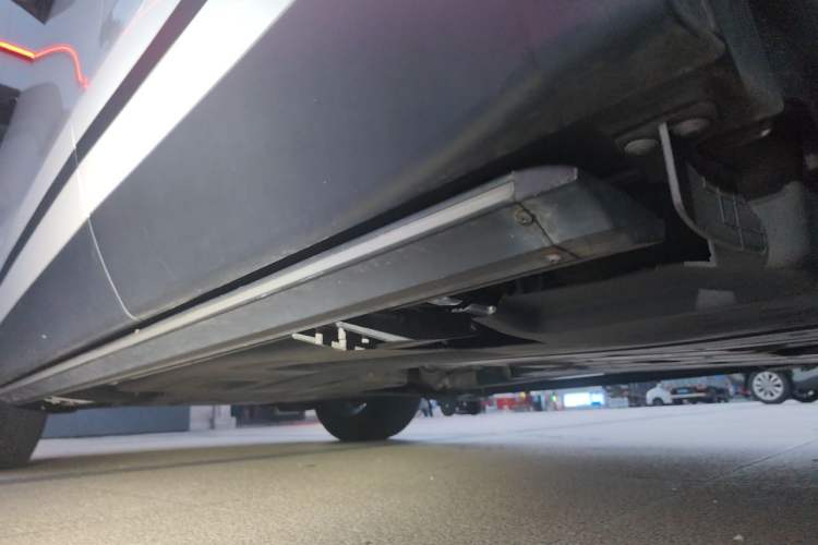 Used Land Rover Range Velar 2022 250 PS Chassis Rear Left
