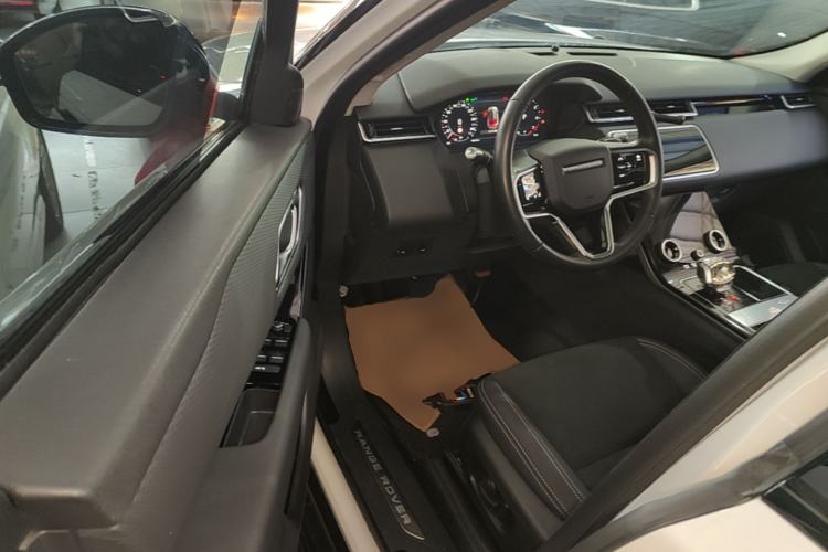 Used Land Rover Range Velar 2022 250 PS Driver Seat