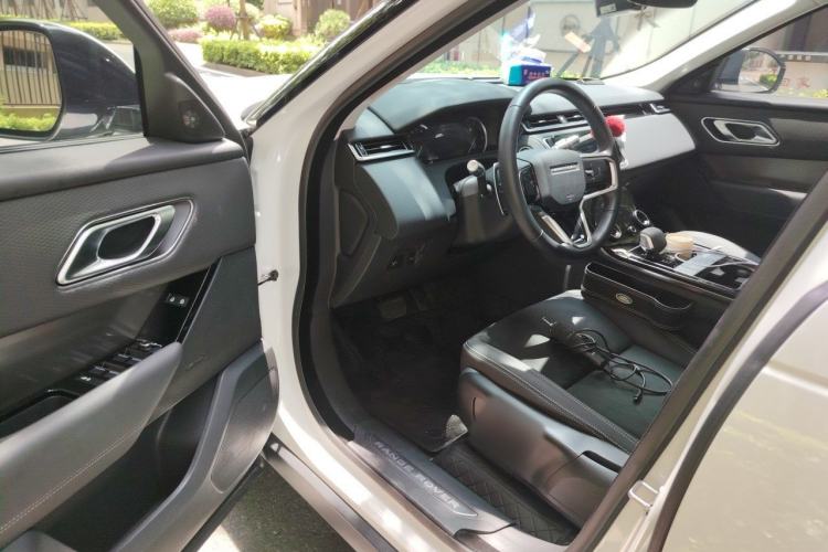 Used Land Rover Range Velar 2022 250 PS Driver Seat