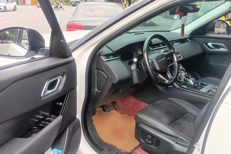 Used Land Rover Range Velar 2022 250 PS Driver Seat