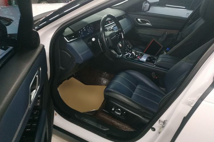 Used Land Rover Range Velar 2022 250 PS Sparkling Heritage Edition Driver Seat