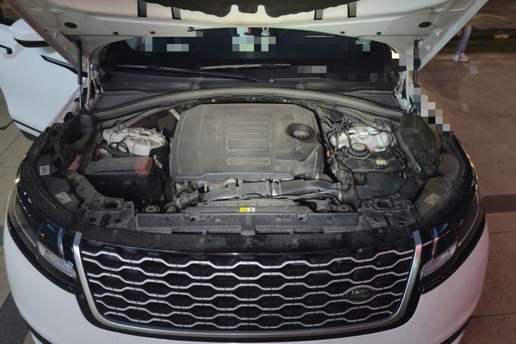 Used Land Rover Range Velar 2022 250 PS Engine Bay
