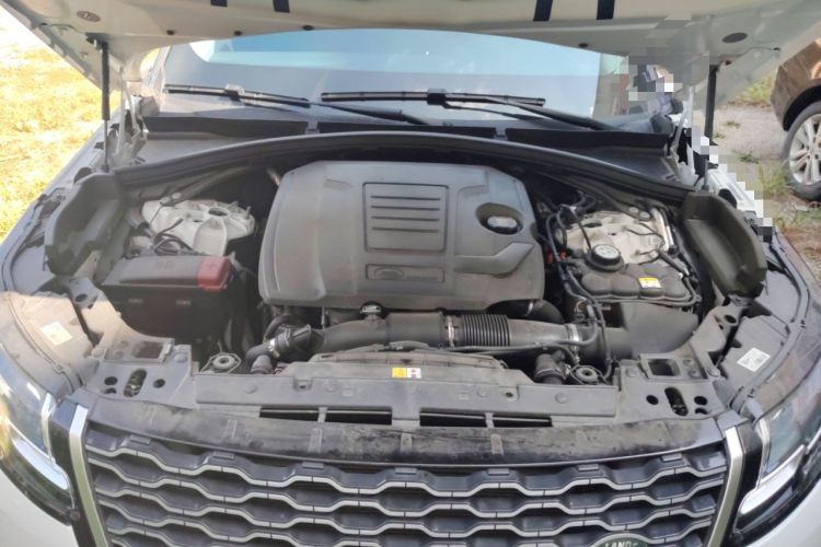 Used Land Rover Range Velar 2022 250 PS Engine Bay