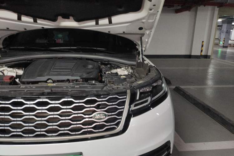 Used Land Rover Range Velar 2022 250 PS Engine Bay Left