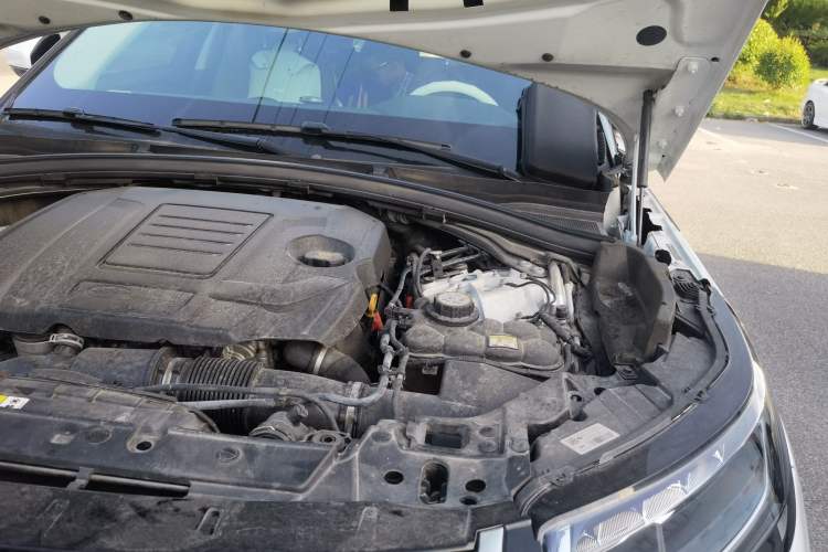Used Land Rover Range Velar 2022 250 PS Engine Bay Left