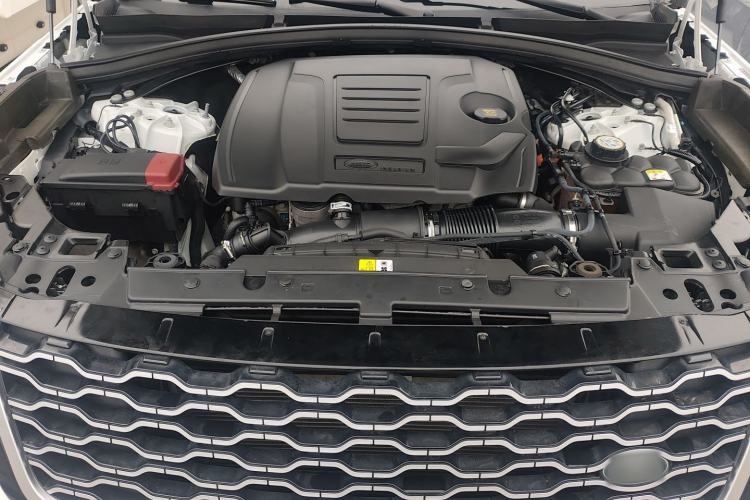 Used Land Rover Range Velar 2022 250 PS Engine Bay
