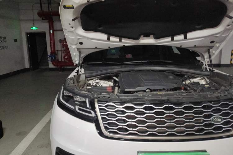 Used Land Rover Range Velar 2022 250 PS Engine Bay Right