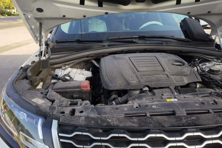 Used Land Rover Range Velar 2022 250 PS Engine Bay Right
