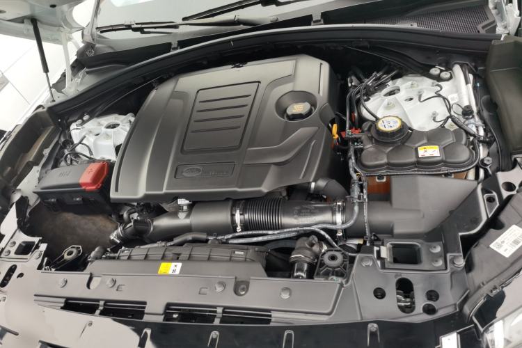 Used Land Rover Range Velar 2022 250 PS Engine Bay
