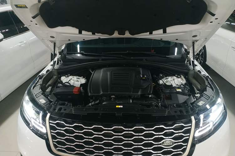 Used Land Rover Range Velar 2022 250 PS Sparkling Heritage Edition Engine Bay