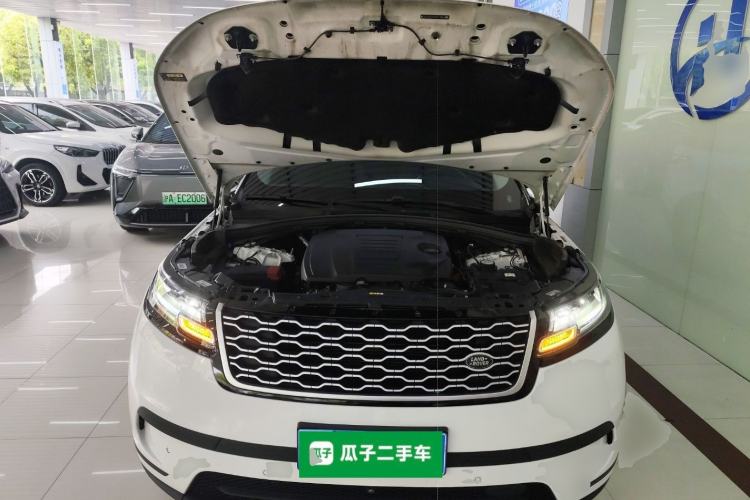 Used Land Rover Range Velar 2022 250 PS Engine Bay
