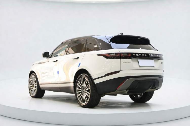 Used Land Rover Range Velar 2022 250 PS Exterior 2