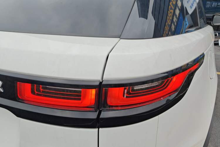 Used Land Rover Range Velar 2022 250 PS Exterior 3