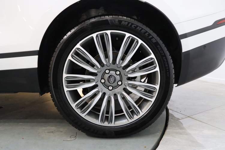Used Land Rover Range Velar 2022 250 PS Exterior 6