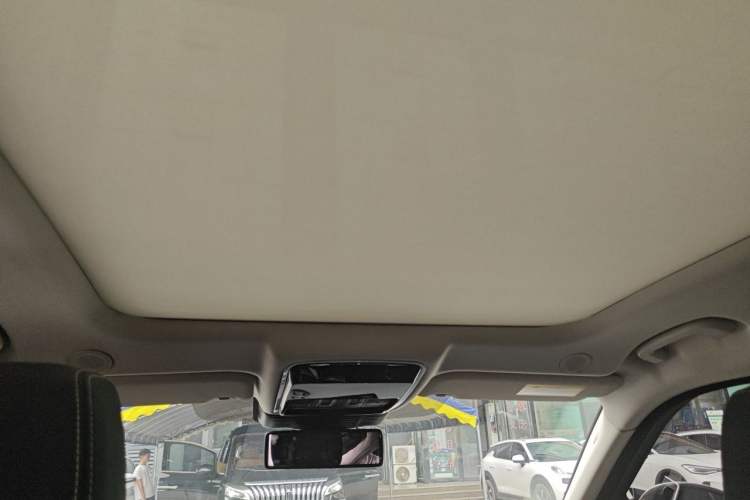 Used Land Rover Range Velar 2022 250 PS Headliner