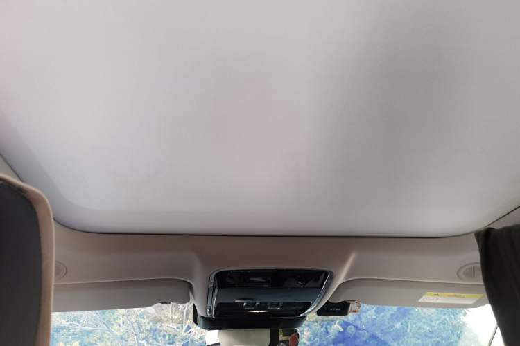 Used Land Rover Range Velar 2022 250 PS Headliner