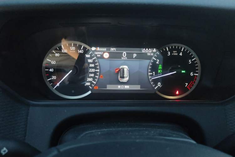 Used Land Rover Range Velar 2022 250 PS Instrument Cluster